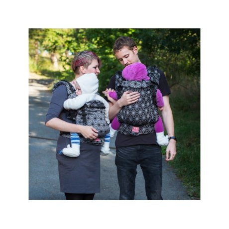 Moisha Grow ergonomical babycarrier Geostar Silver nosítko - for rent