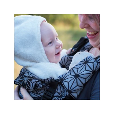 Moisha Grow ergonomical babycarrier Geostar Silver nosítko - for rent