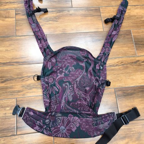 FOR RENT Vatanai ergonomical babycarrier Botanica Winberry
